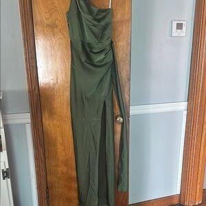 Elegant Green Evening Dress